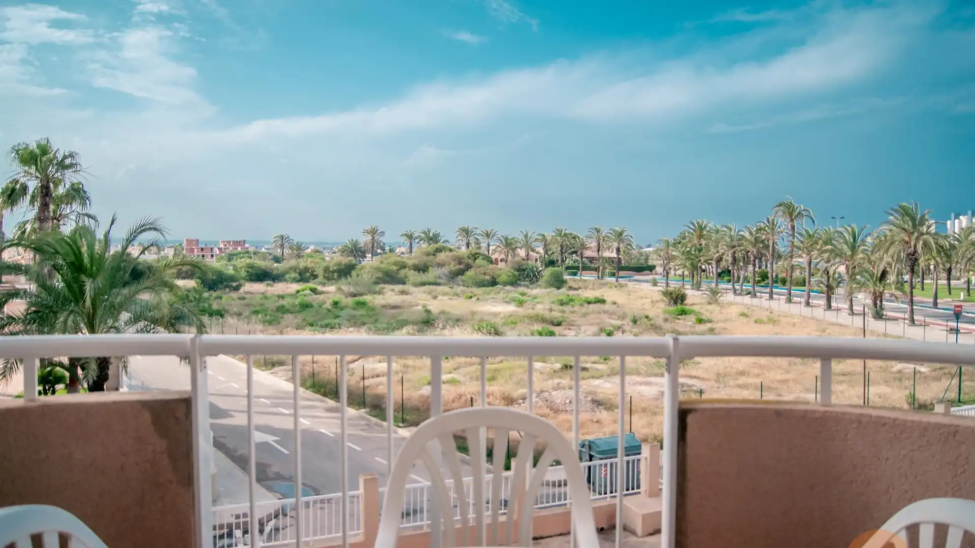 Habitación de Apartamento en venta en La Manga del Mar Menor con Terraza, Balcón y Piscina comunitaria