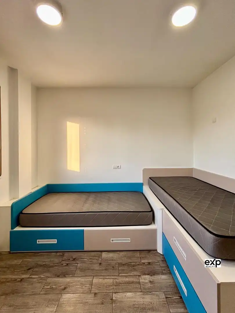 Dormitori de Casa o xalet en venda en Deltebre amb Calefacció, Terrassa i Balcó