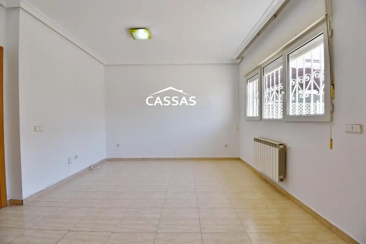 Sala de estar de Planta baja en venta en Torrejón de Ardoz con Aire acondicionado y Piscina comunitaria