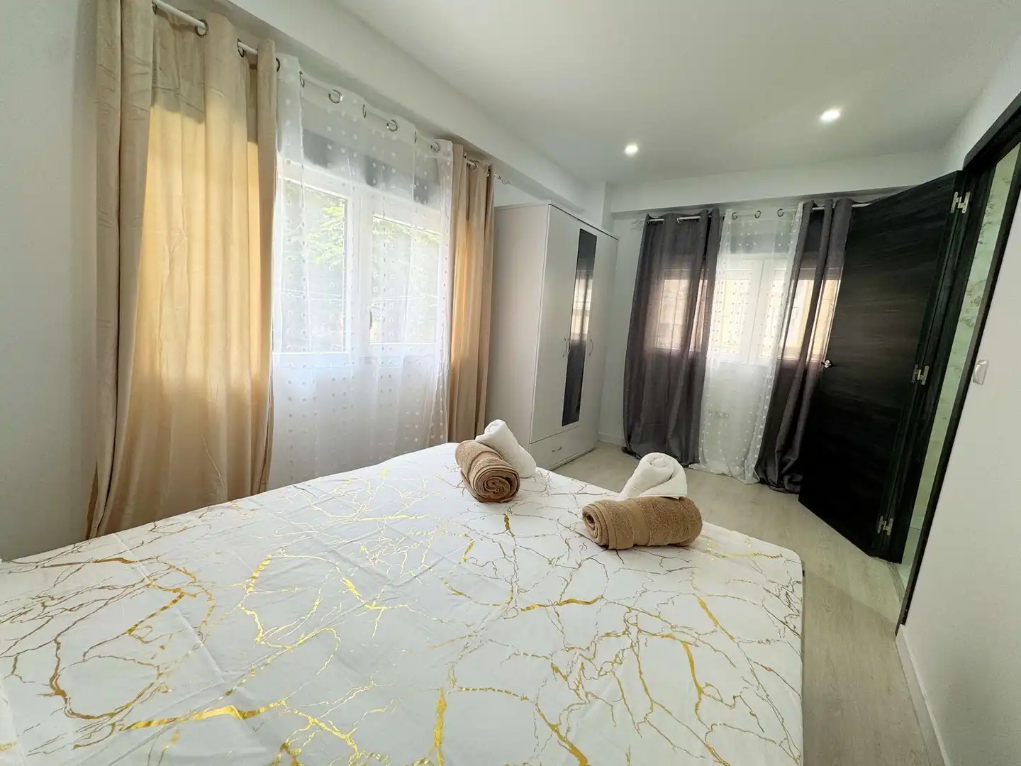 Habitación de Piso en venta en Alicante / Alacant con Aire acondicionado, Terraza y Trastero
