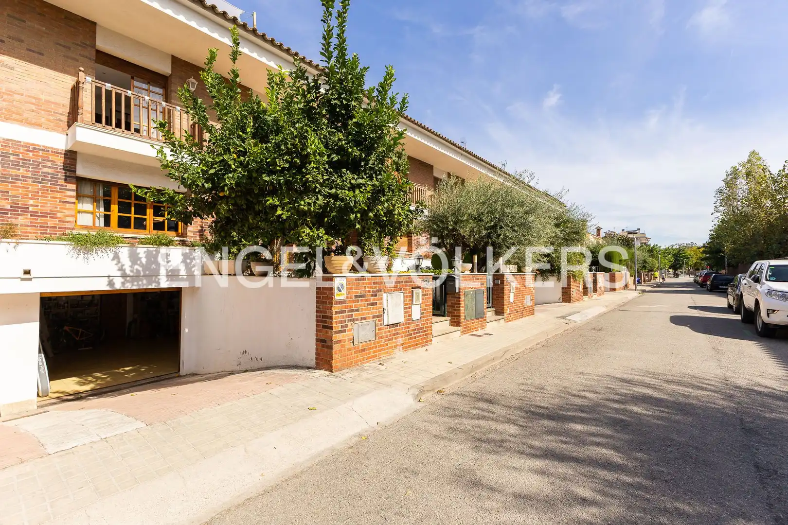 Vista exterior de Casa adosada en venda en Vilassar de Mar amb Calefacció, Jardí privat i Terrassa
