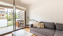 Living room of Flat for sale in Sant Cugat del Vallès  with Air Conditioner, Heating and Terrace