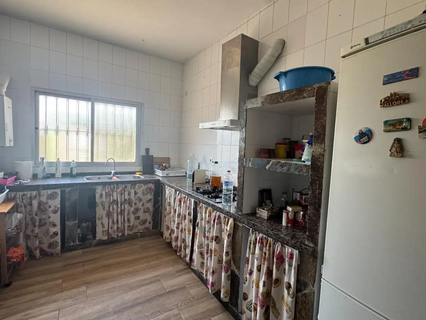 Cocina de Finca rústica en venta en Ardales con Jardín privado y Terraza