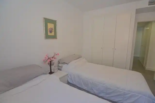 Dormitori de Pis en venda en Benalmádena amb Aire condicionat, Calefacció i Jardí privat