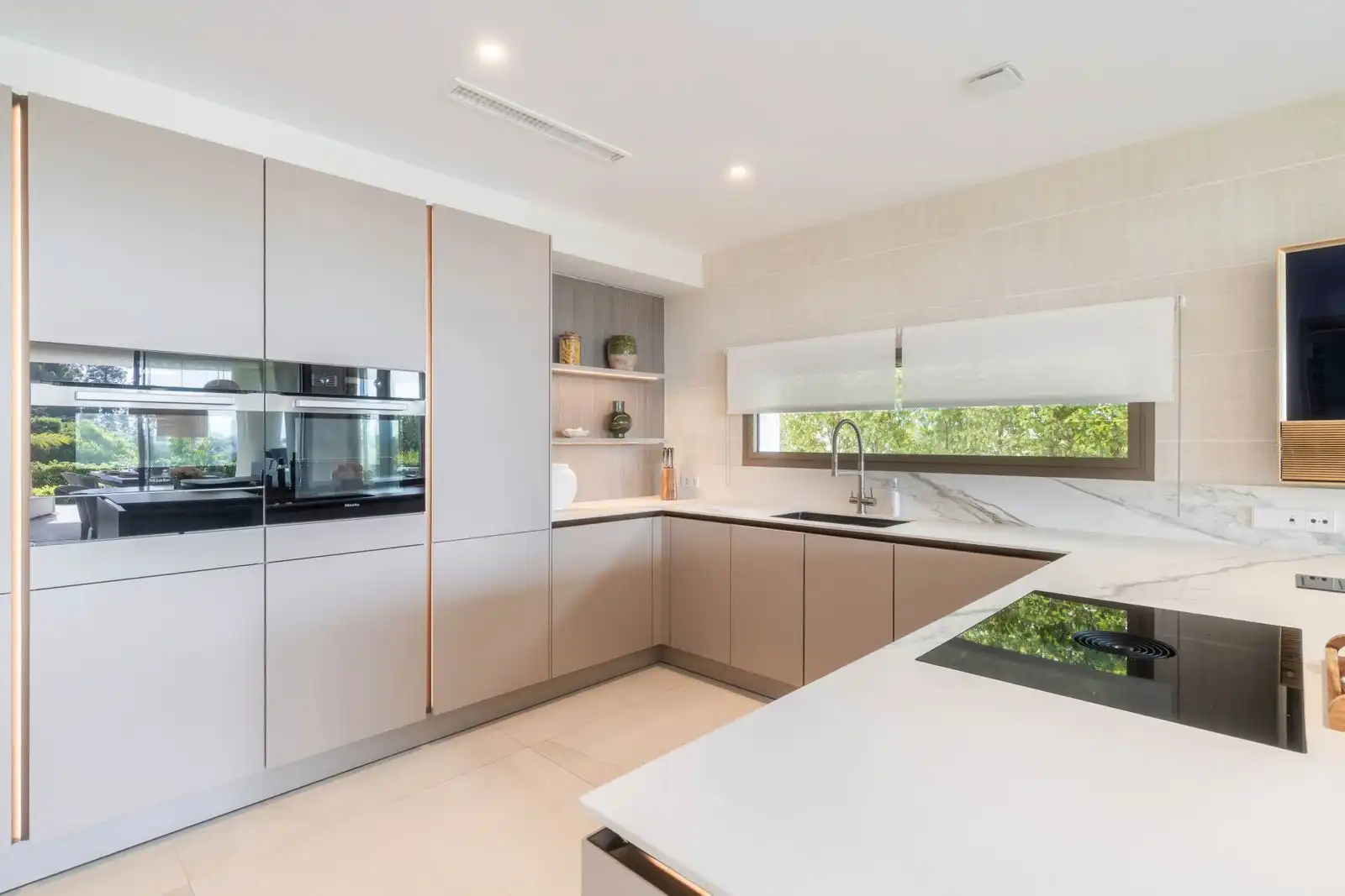 Villa con piscina in vendita a Calle Londres S/N, imagen 17