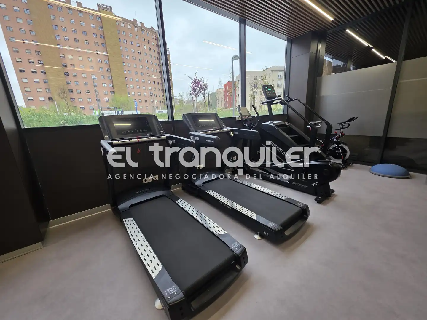 Flat for rent in Madrid  with Air Conditioner, Terrace and Storage room