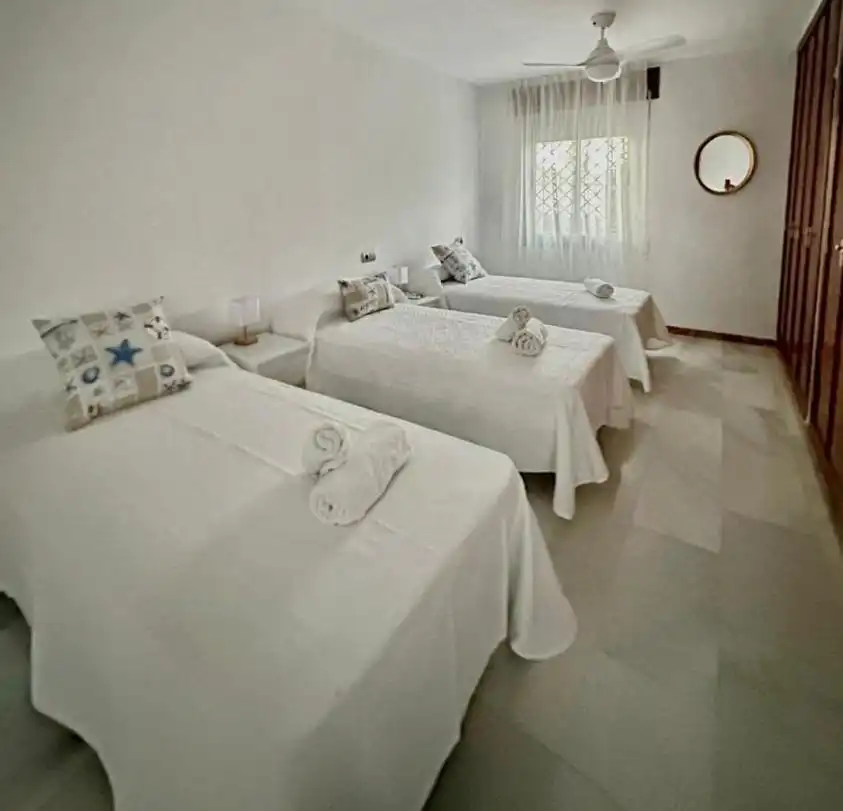 Dormitori de Casa o xalet en venda en Córdoba amb Aire condicionat, Jardí privat i Terrassa