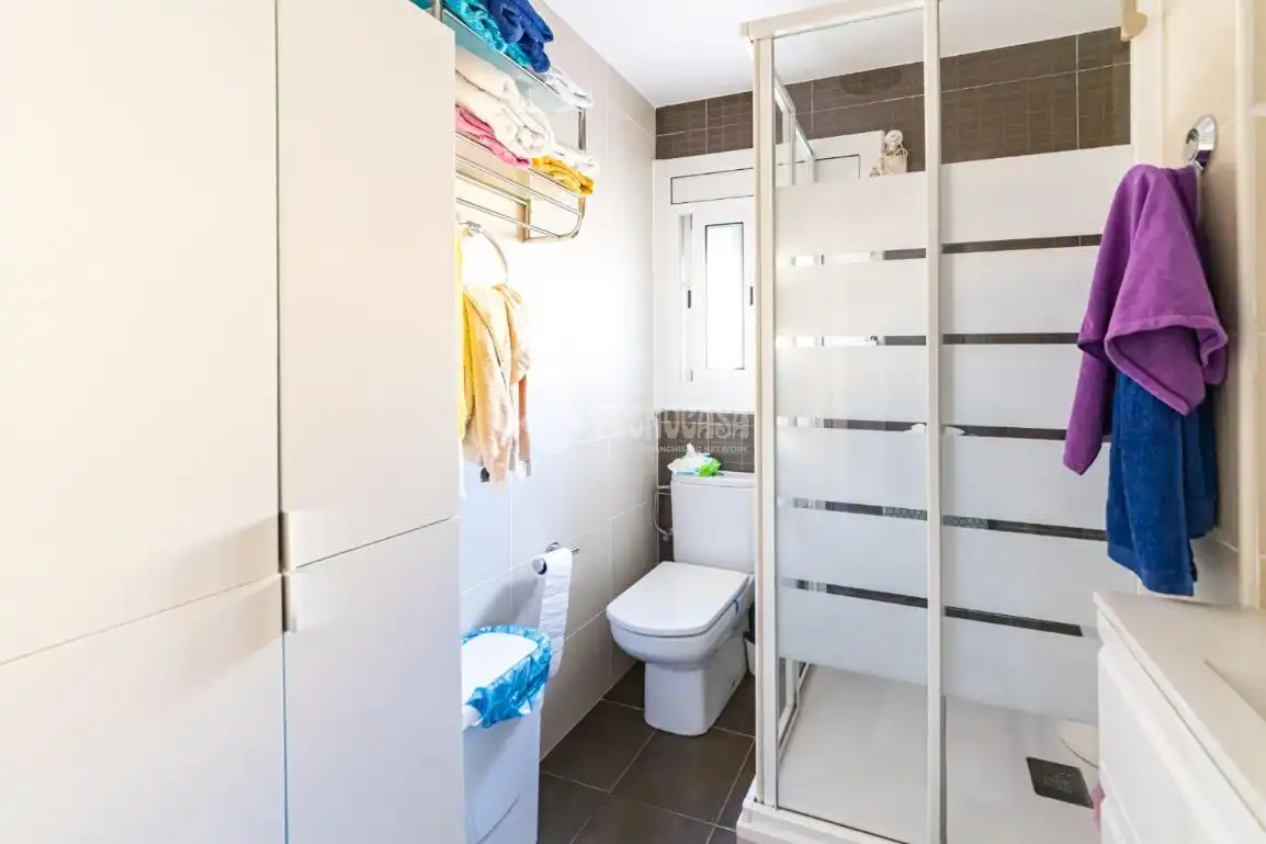 Baño de Piso en venta en Cunit con Aire acondicionado, Parquet y Terraza