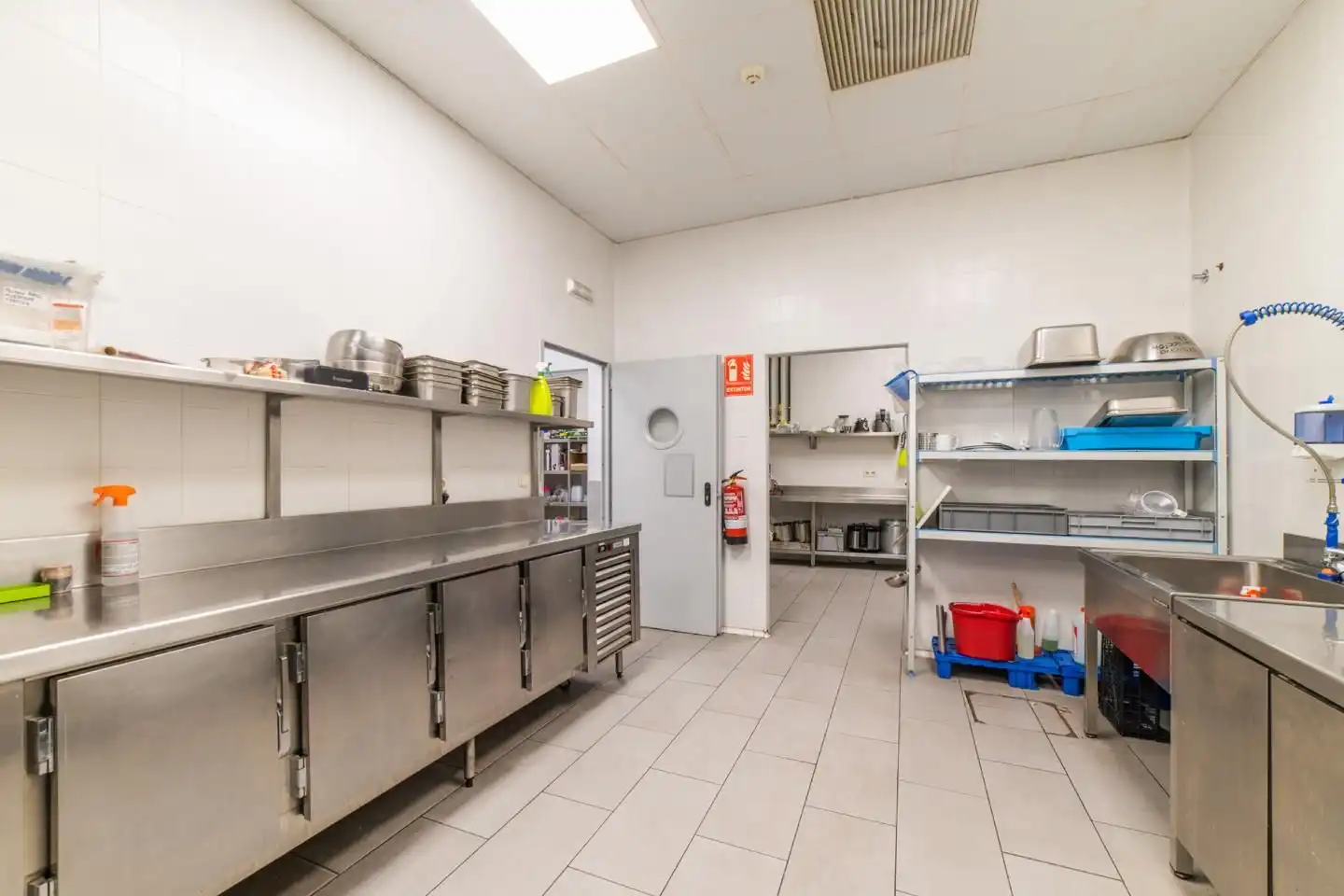 Kitchen of Commercial properties for rent in Madrid