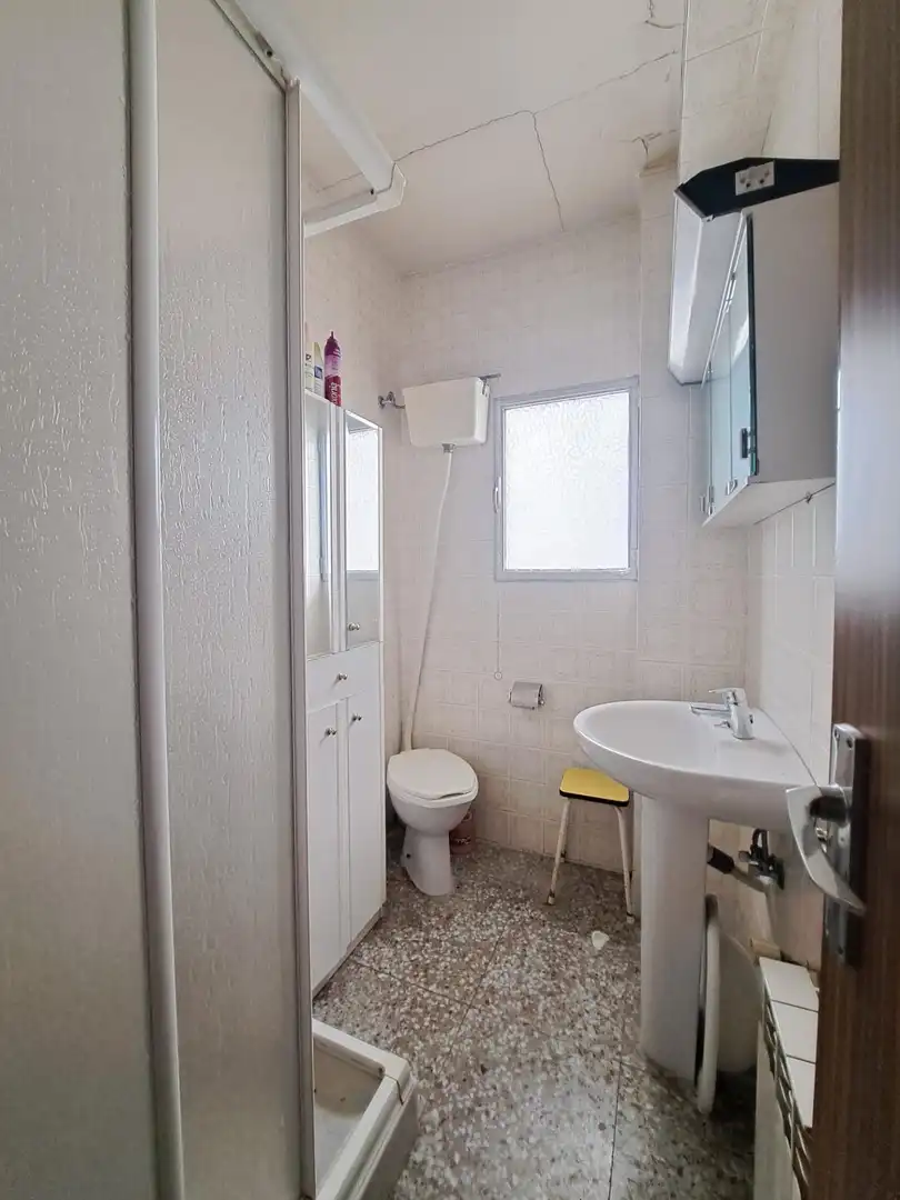Badezimmer von Einfamilien-Reihenhaus zum Verkauf in Requena mit Terrasse, Abstellraum und Balkon