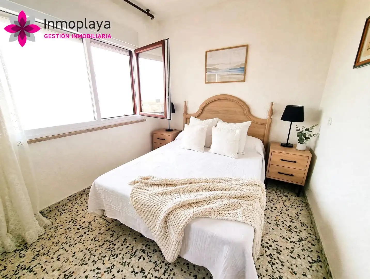 Schlafzimmer von Dachboden zum Verkauf in Noja mit Terrasse und Möbliert
