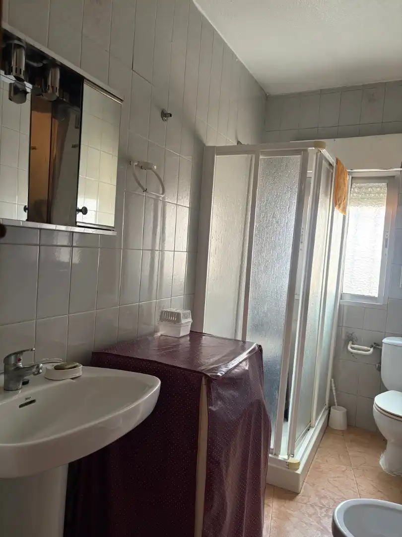 Bathroom of Houses for sale in Tejeda de Tiétar
