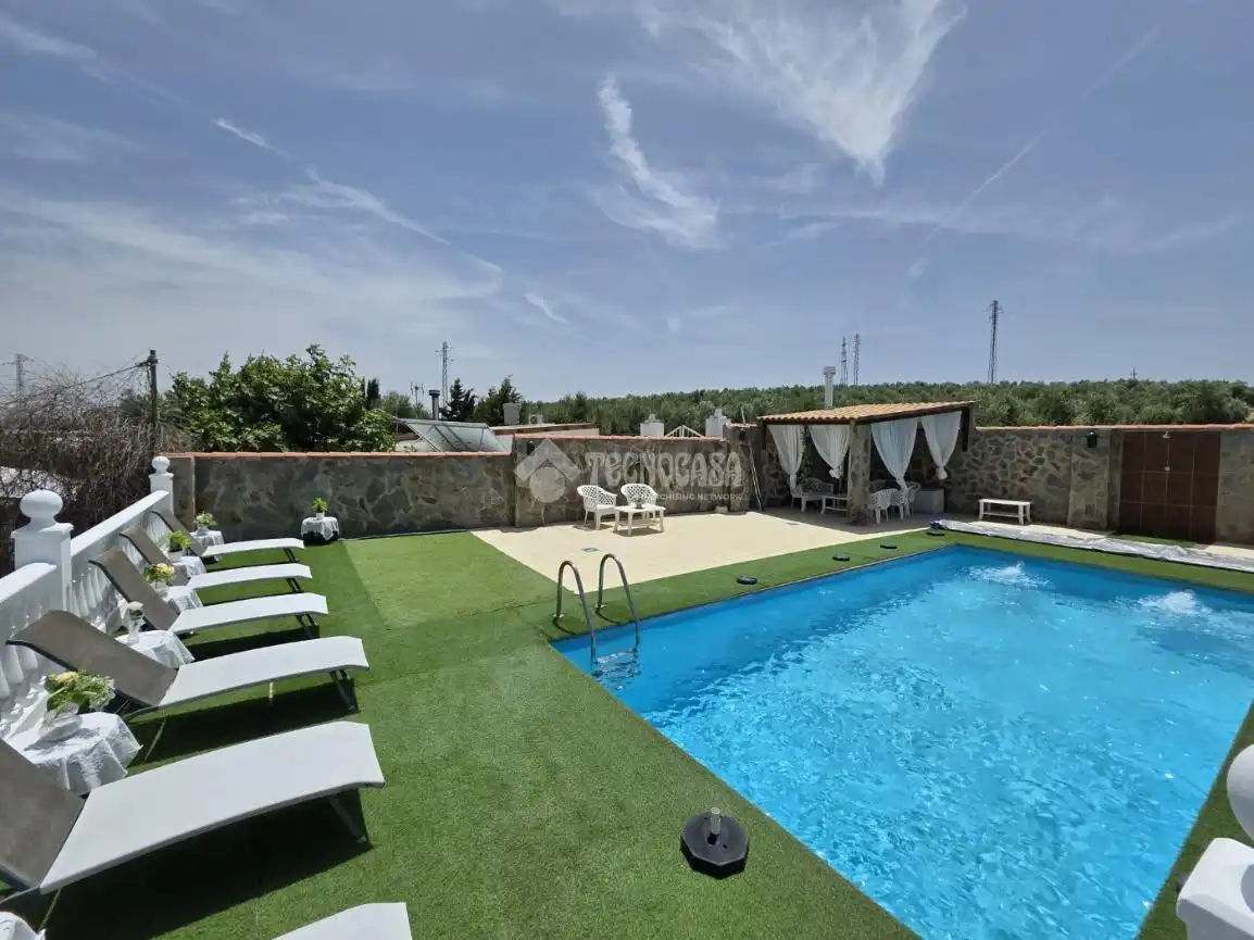 Piscina de Finca rústica en venda en Linares amb Aire condicionat, Traster i Piscina