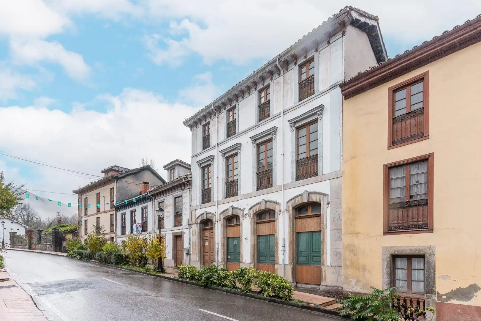 Exterior view of Houses for sale in Oviedo 