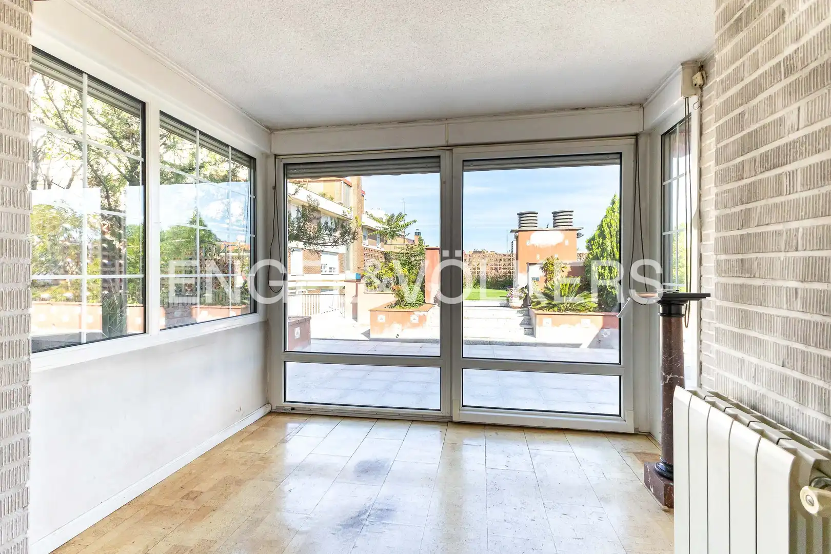 Vista exterior de Àtic en venda en Madrid amb Calefacció, Parquet i Terrassa