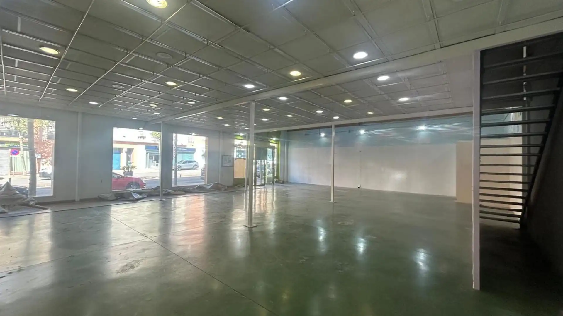 Premises for rent in Dos Hermanas