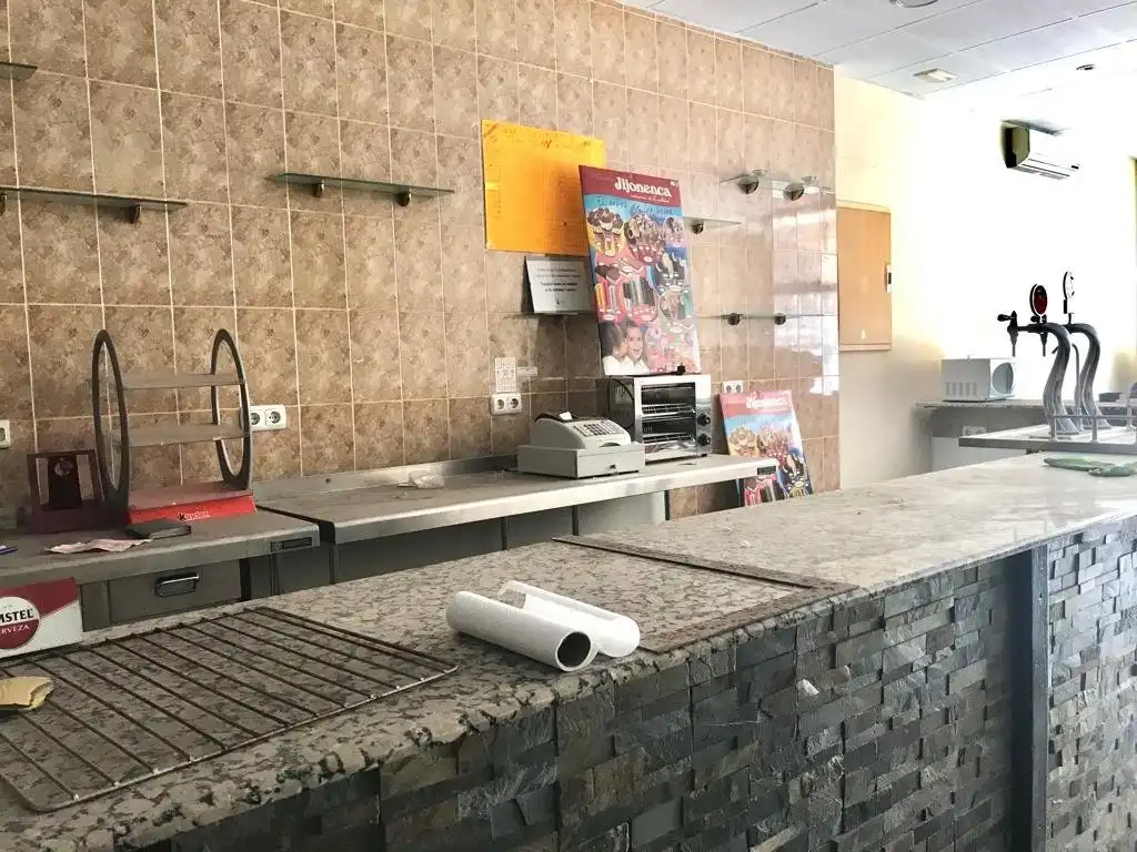 Business premises for sale in Casco Antiguo, imagen 9
