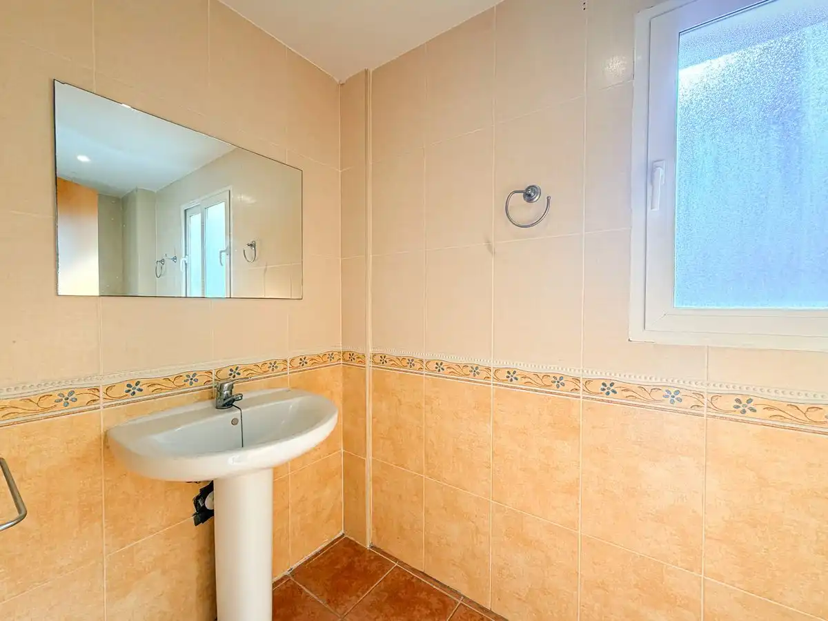 Badezimmer von Wohnung zum Verkauf in Dénia mit Klimaanlage, Heizung und Terrasse