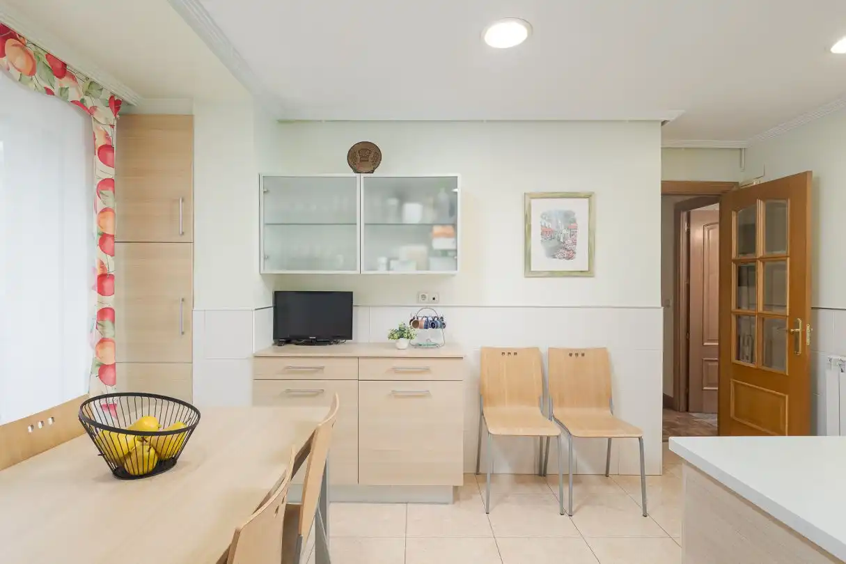 Cocina de Piso en venta en Donostia - San Sebastián  con Calefacción, Trastero y Amueblado