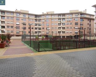 Vista exterior de Àtic en venda en Torrejón de Ardoz amb Aire condicionat, Calefacció i Jardí privat