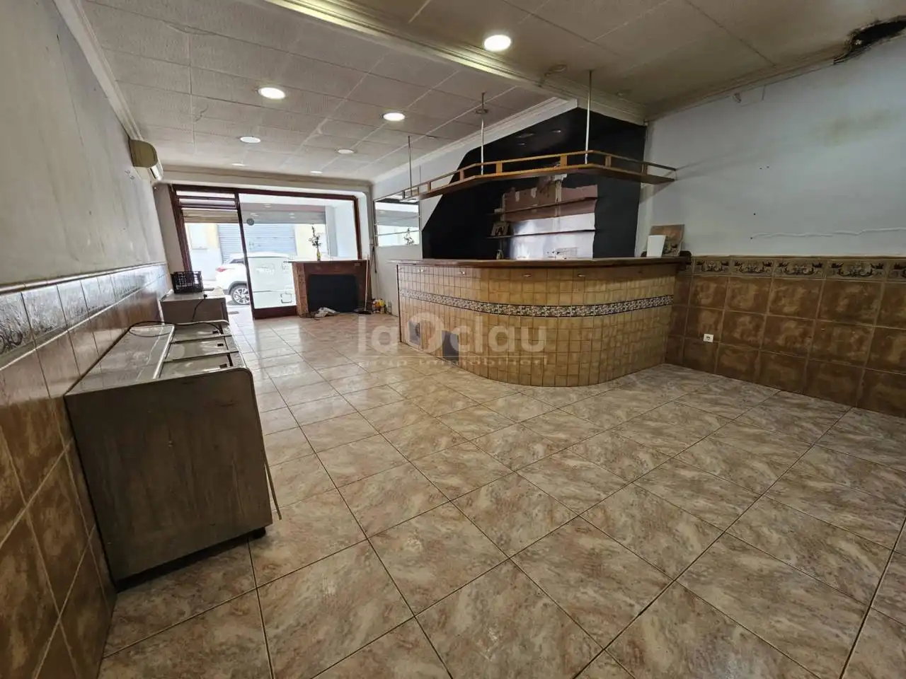 Commercial properties for rent in Tona