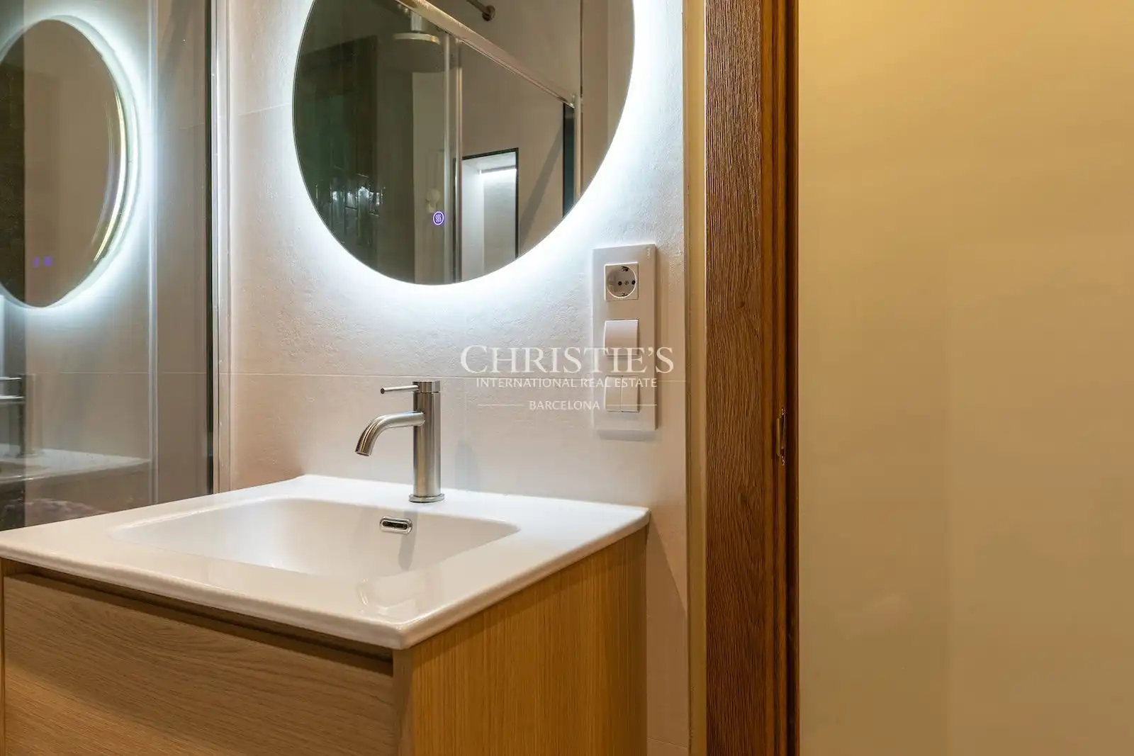 Bathroom of Flat for sale in Gràcia