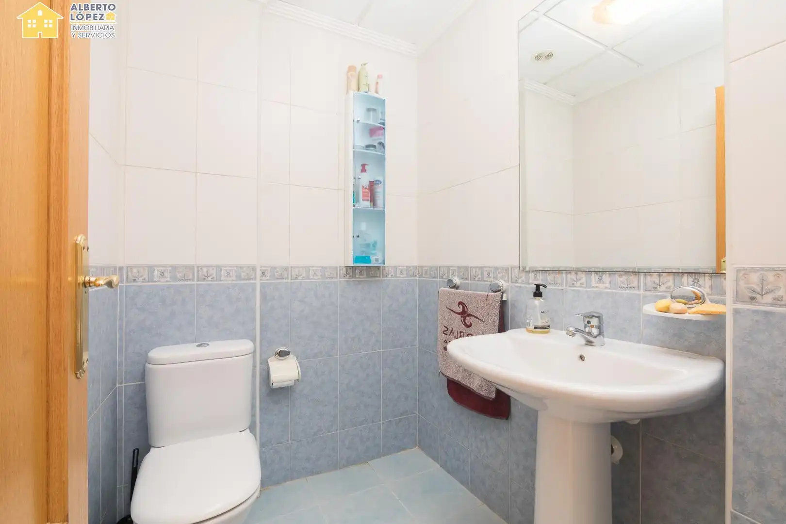 Baño de Casa adosada en venta en Elche / Elx con Aire acondicionado, Calefacción y Balcón