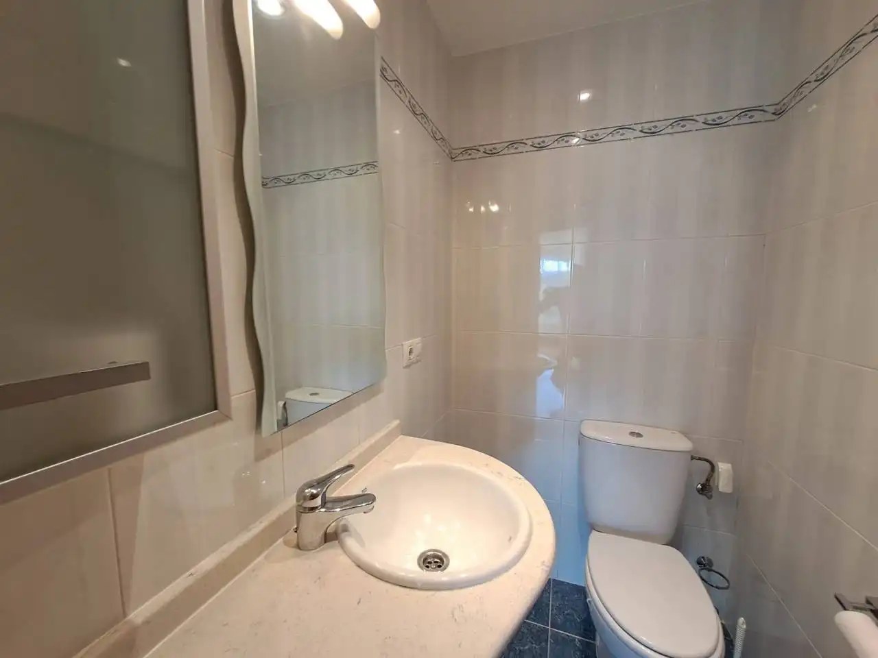 Badezimmer von Wohnung zur Miete in Burgos mit Heizung, Parkett und Terrasse