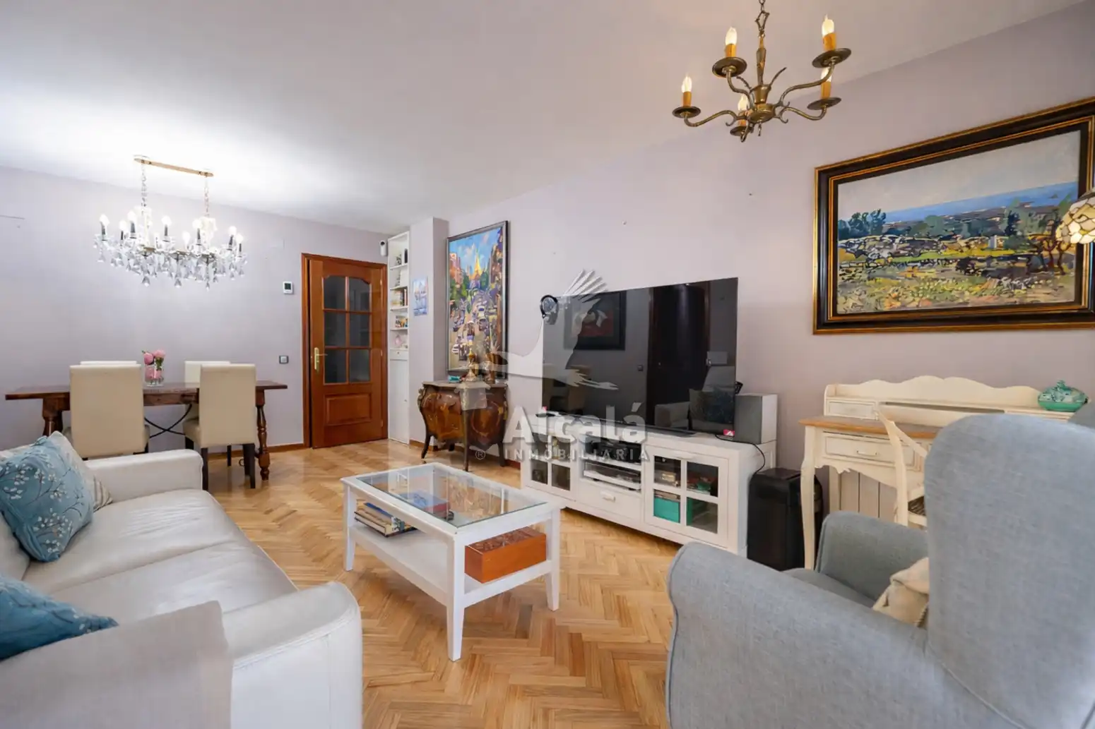 Living room of Flat for sale in Alcalá de Henares  with Air Conditioner, Heating and Parquet flooring