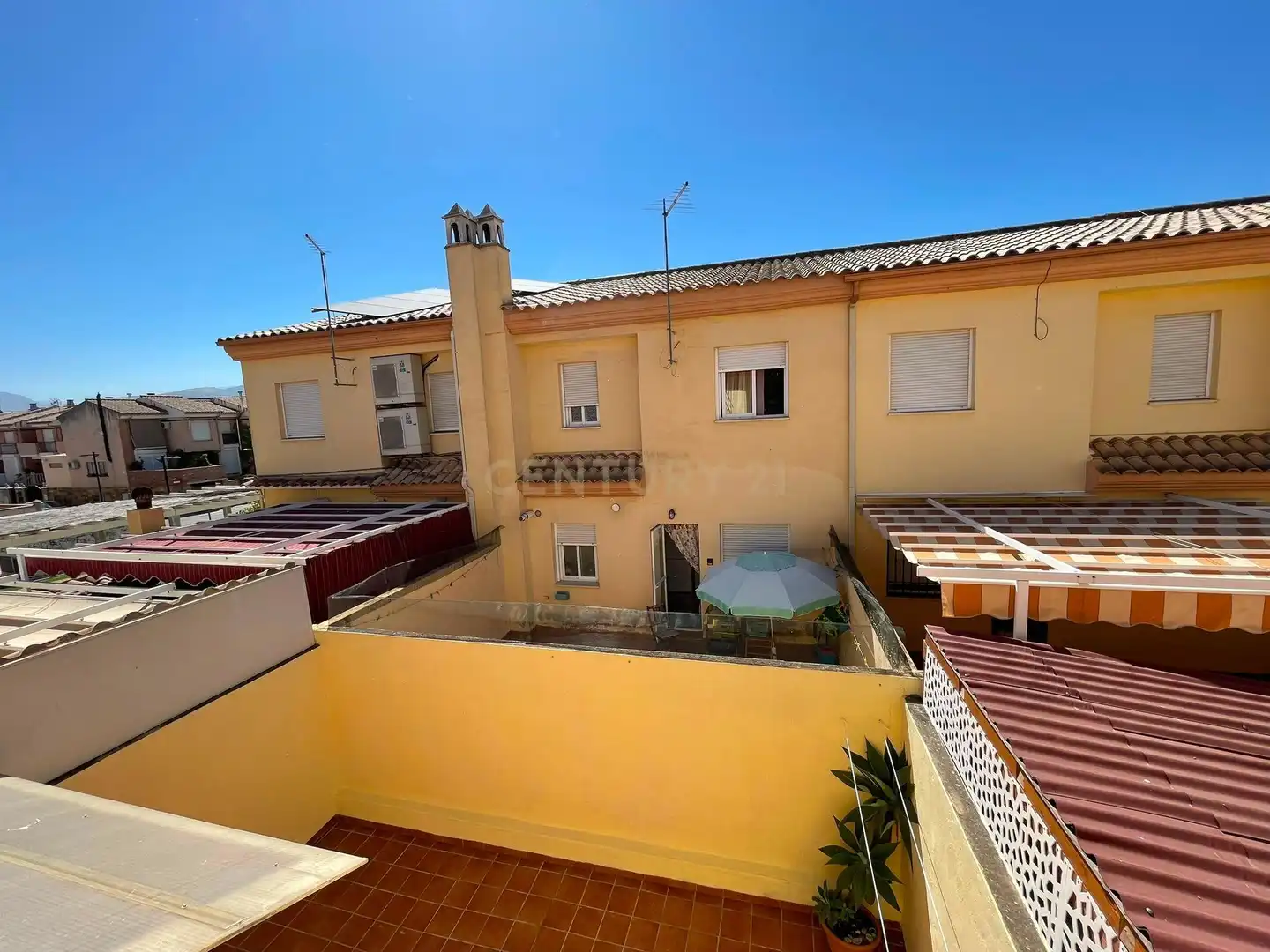 Exterior view of Houses for rent in Armilla  with Air Conditioner and Washing machine