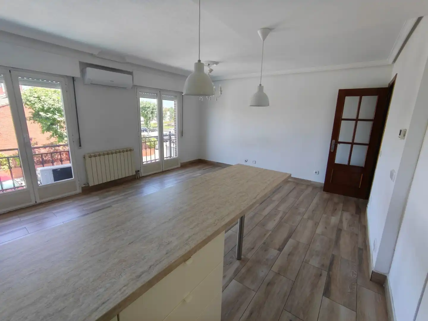 Cuina de Dúplex en venda en Sevilla la Nueva amb Aire condicionat, Calefacció i Jardí privat