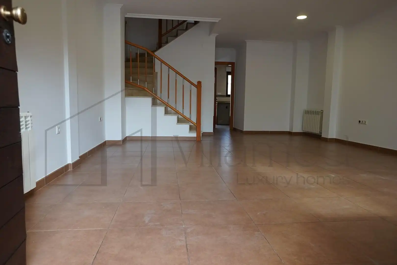 Casa adosada de alquiler en Pueblo