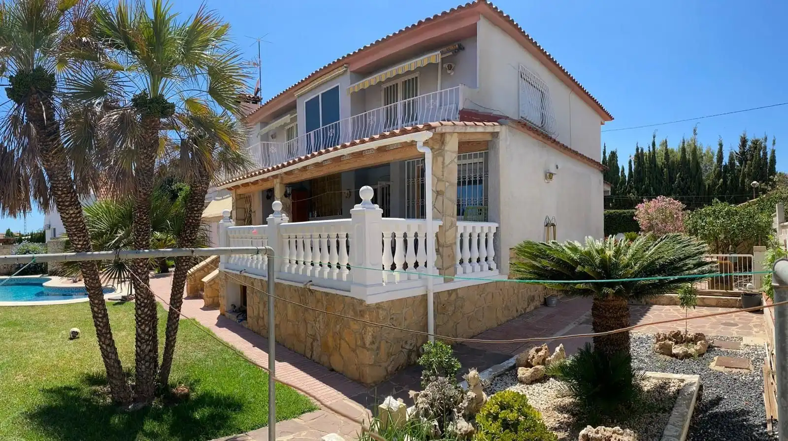 Vista exterior de Casa o chalet en venta en La Nucia con Aire acondicionado, Calefacción y Jardín privado