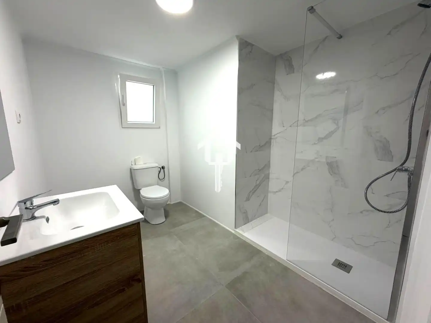 Baño de Piso en venta en Alicante / Alacant con Balcón