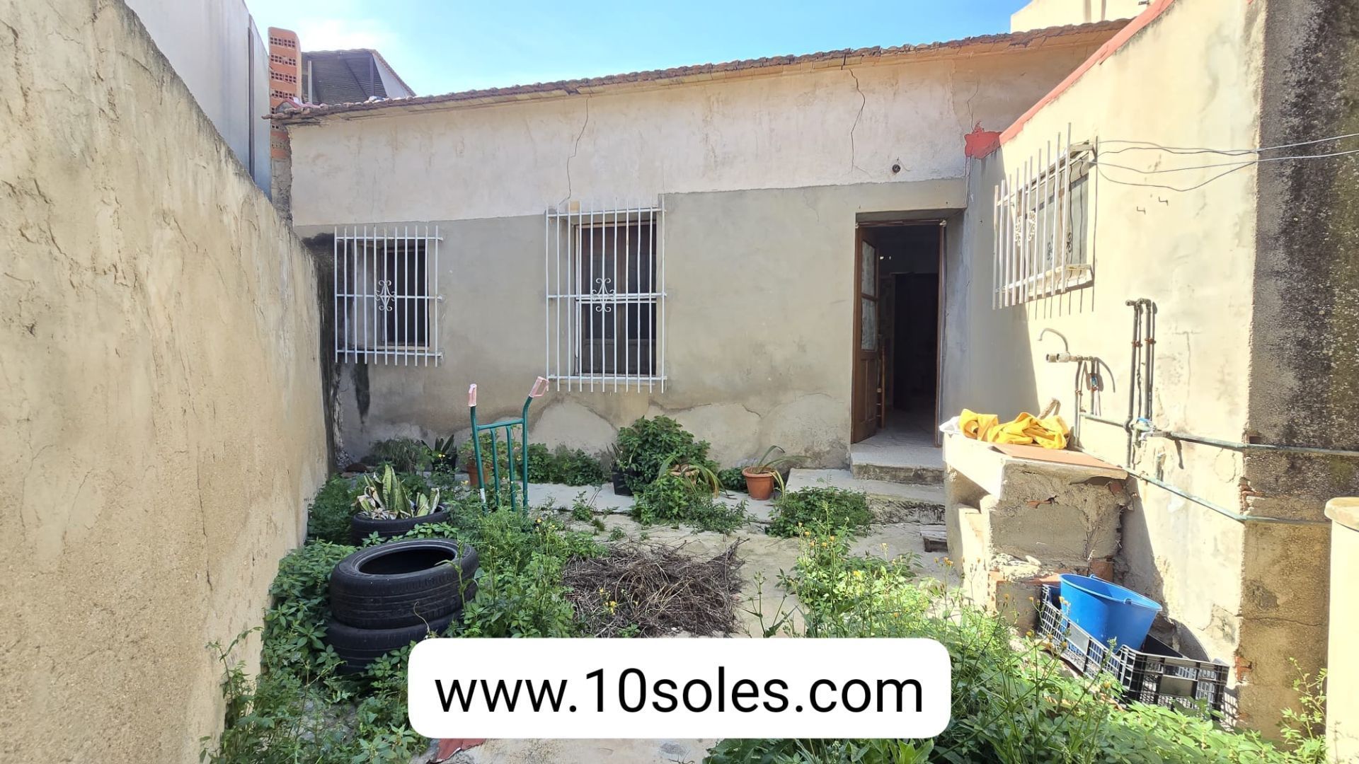 Vista exterior de Casa adosada en venta en Orihuela con Jardín privado y Trastero