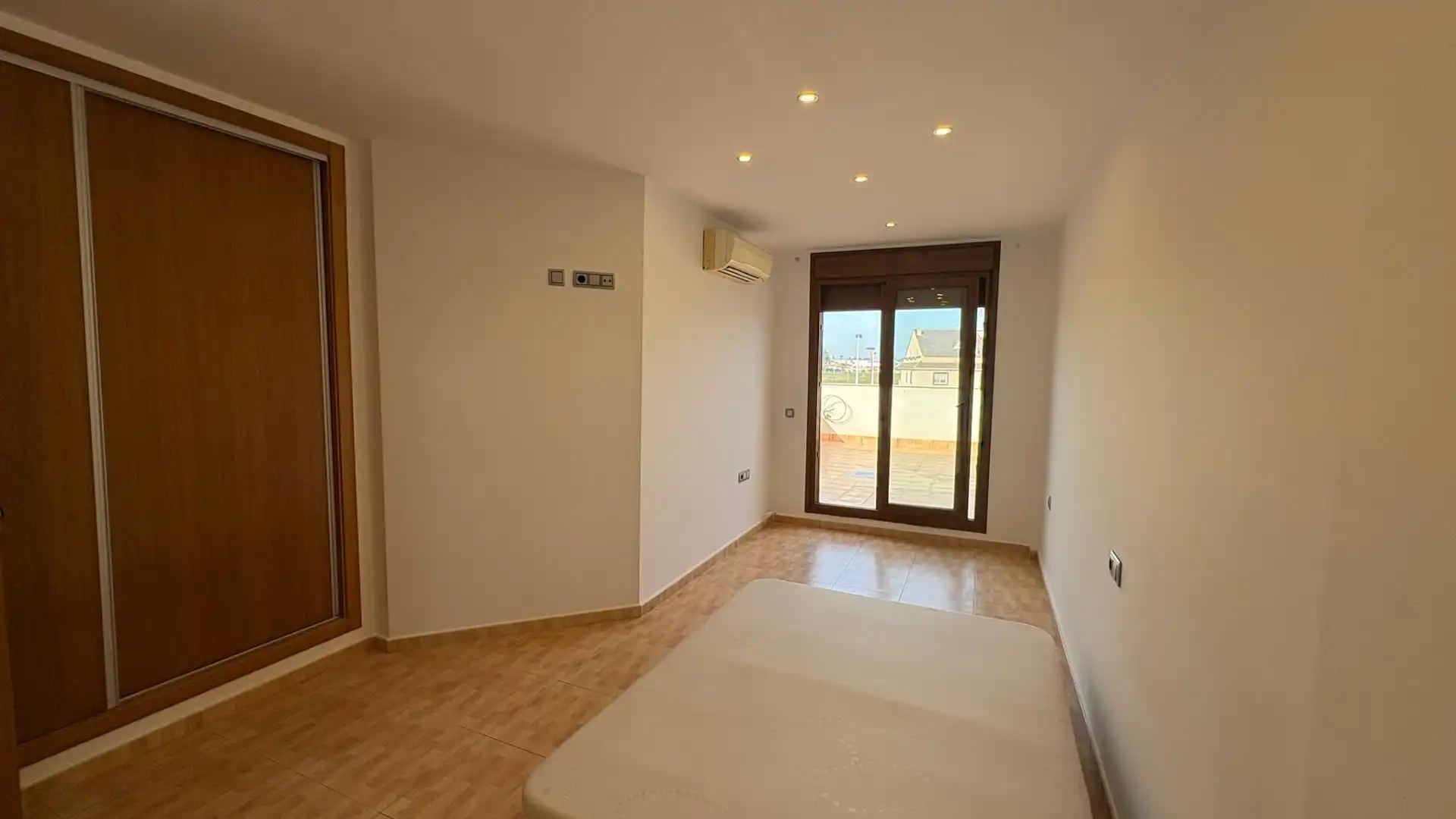 Habitación de Casa o chalet en venta en San Pedro del Pinatar con Aire acondicionado, Terraza y Horno