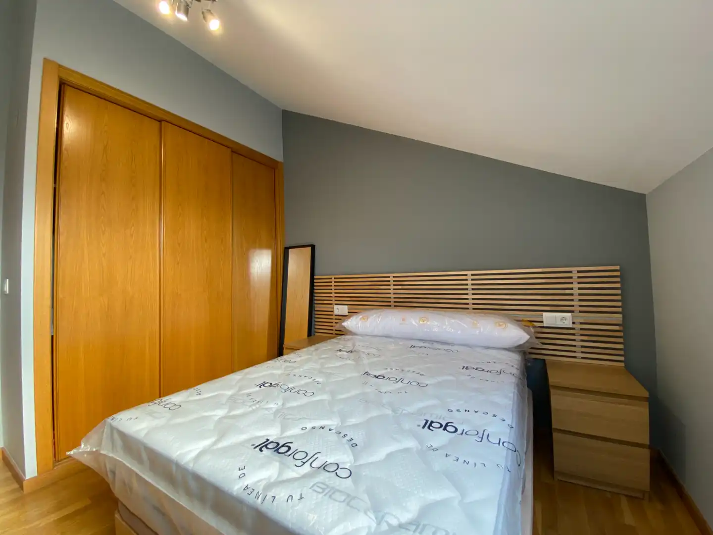 Schlafzimmer von Wohnung zur Miete in Boqueixón mit Terrasse, Abstellraum und Möbliert
