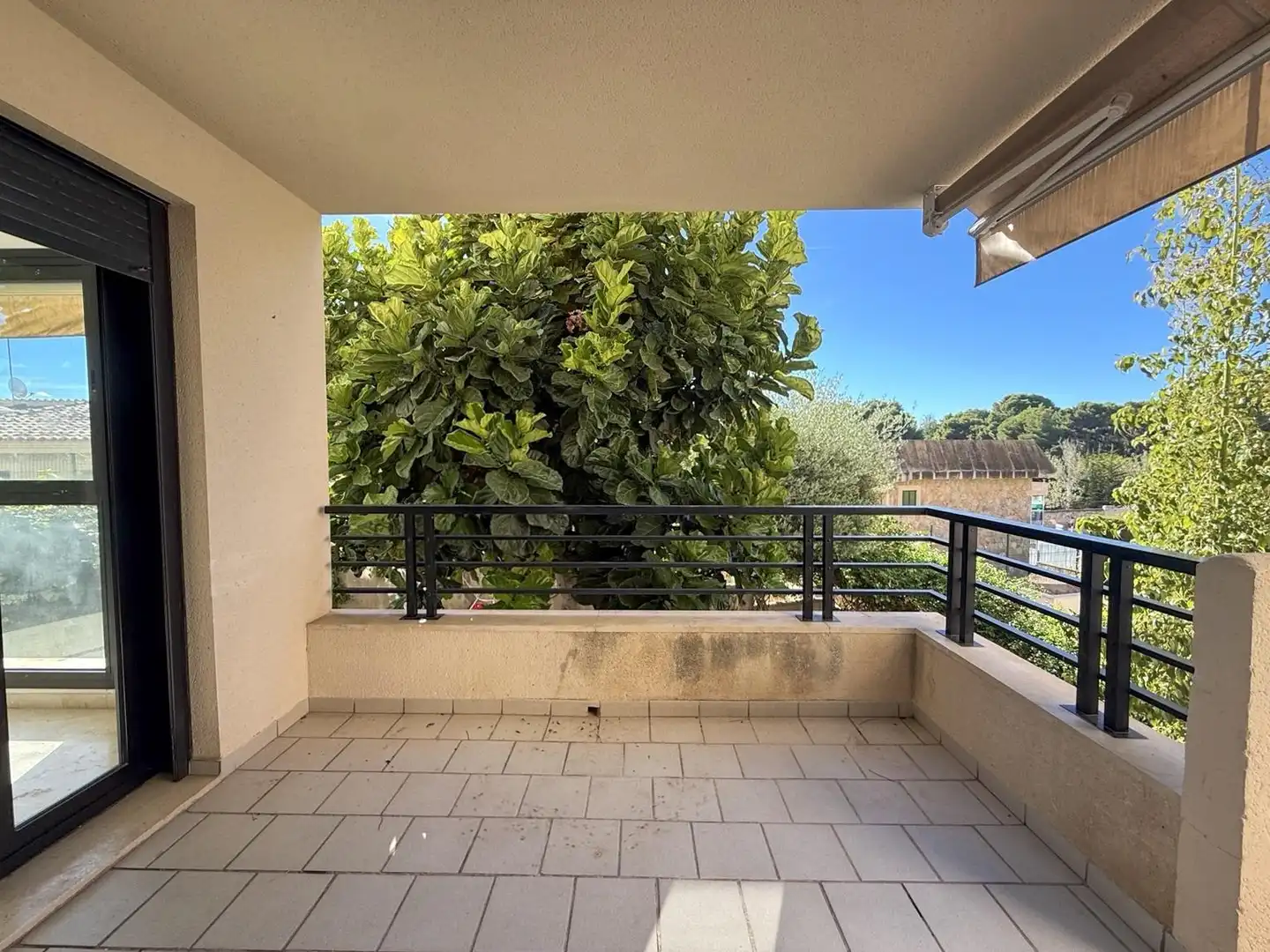 Terrasse von Haus zum Verkauf in  Palma de Mallorca mit Klimaanlage, Heizung und Privatgarten