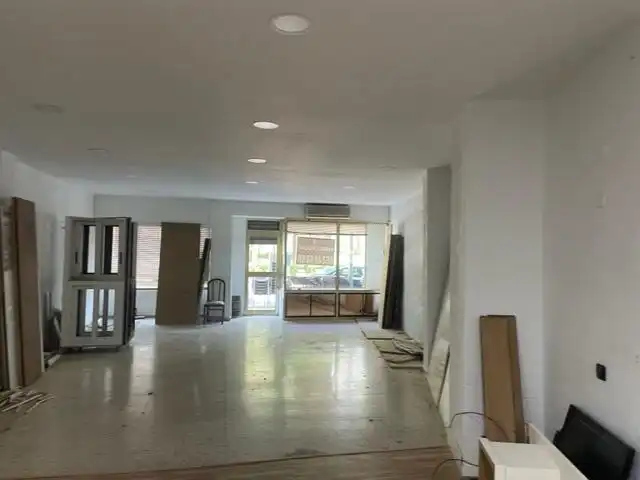 Business premises to rent in Avenida RABANALES
