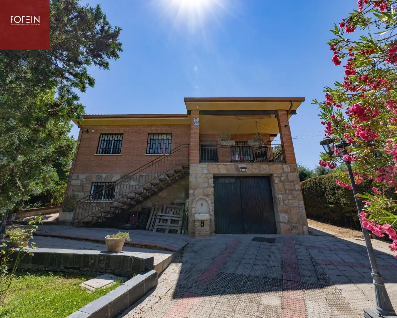 Vista exterior de Casa o chalet en venta en El Casar con Aire acondicionado, Calefacción y Jardín privado