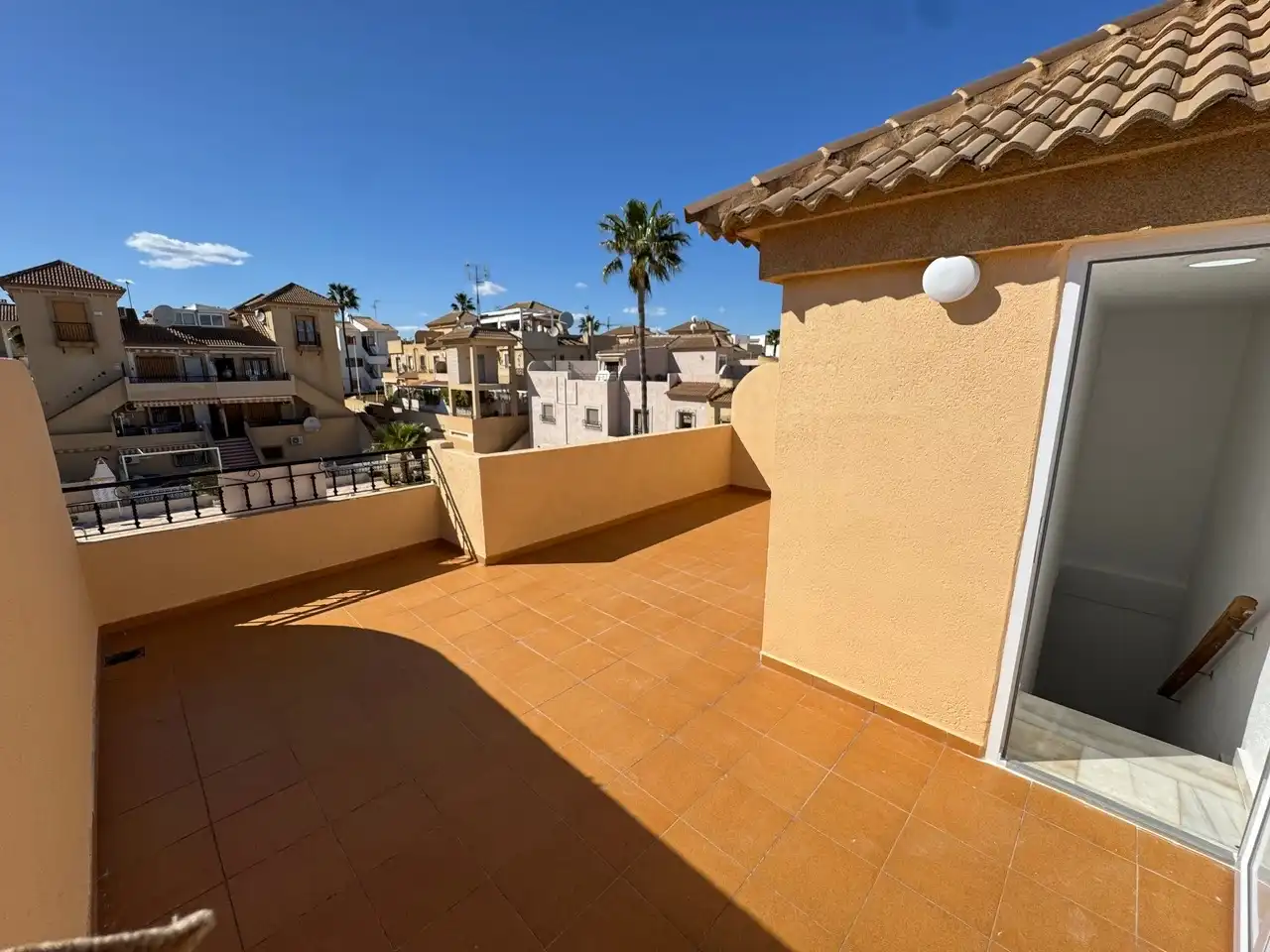 Terrassa de Casa adosada en venda en Torrevieja amb Terrassa, Forn i Balcó