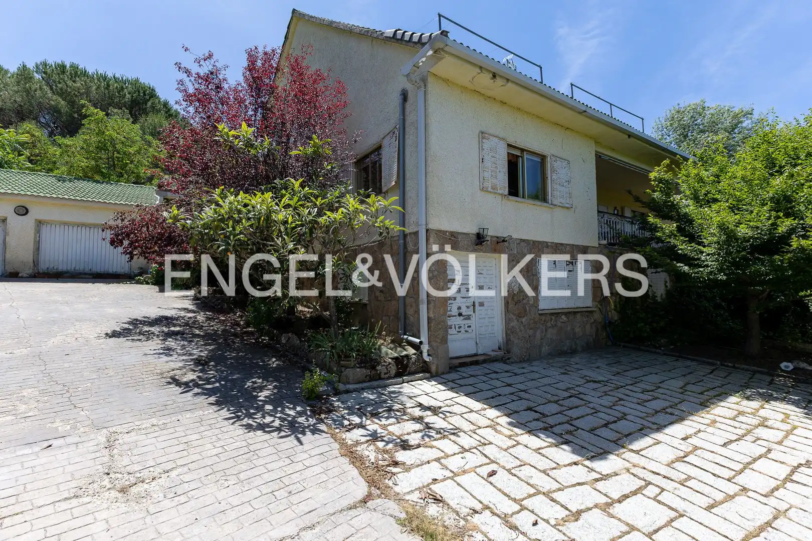 Vista exterior de Casa o xalet en venda en Collado Villalba amb Calefacció, Jardí privat i Terrassa