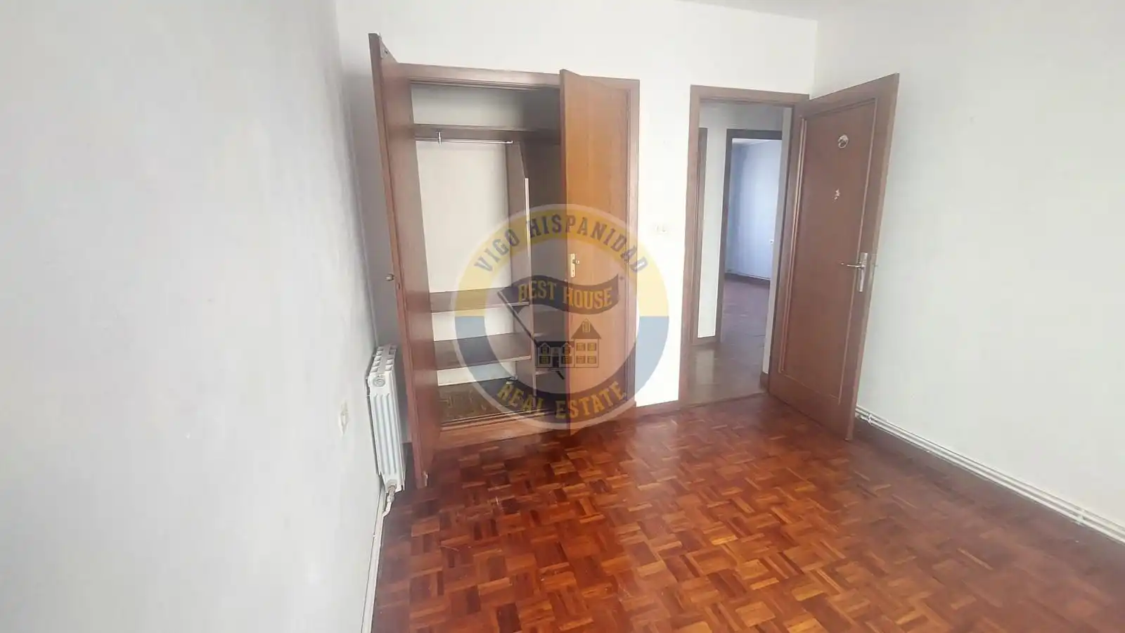 Pis en venda en Vigo  amb Calefacció, Parquet i Traster
