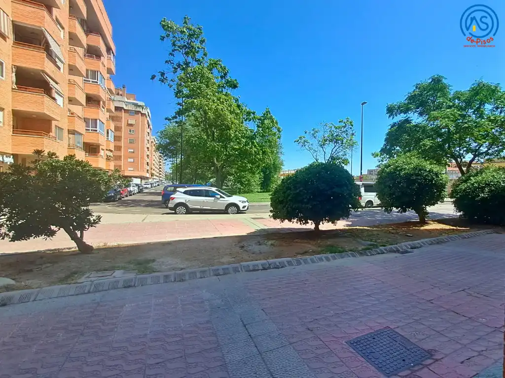 Piso de alquiler en Calle Pantano de Búbal, 10, Salvador Allende