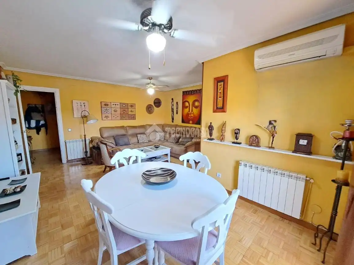 Wohnzimmer von Wohnung zum Verkauf in Parla mit Klimaanlage, Heizung und Parkett