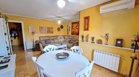 Foto 2 von Wohnung zum Verkauf in Reyes, Parla