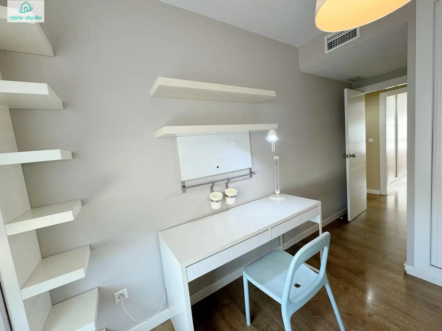 Habitación de Apartamento de alquiler en Sant Joan d'Alacant con Aire acondicionado, Jardín privado y Terraza