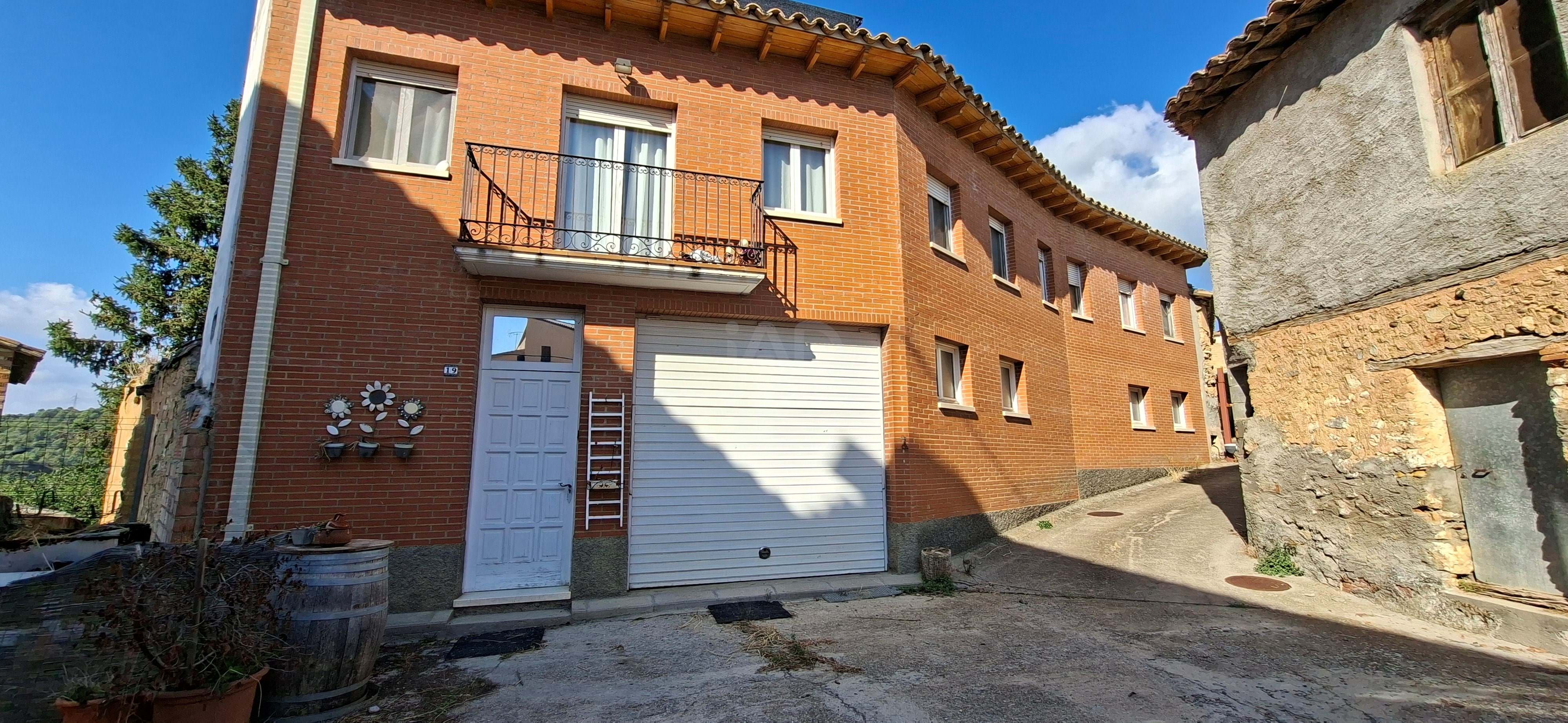 Vista exterior de Casa o xalet en venda en Secastilla amb Calefacció i Terrassa