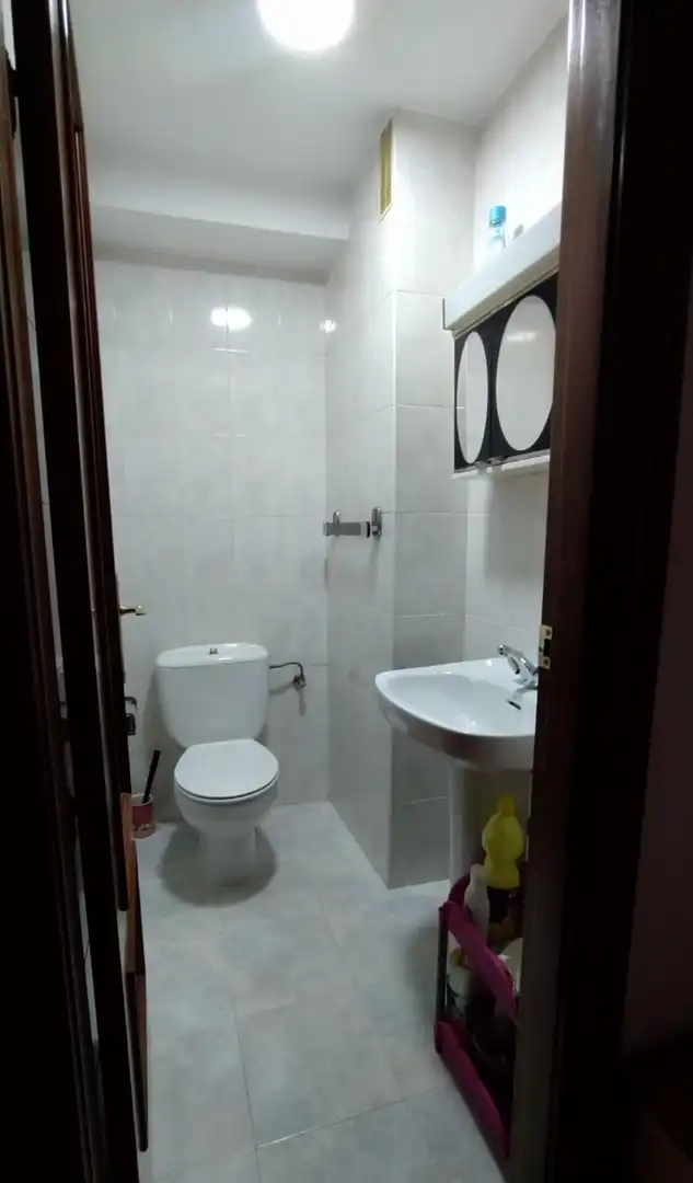 Baño de Apartamento para compartir en Granada con Amueblado, Horno y Lavadora