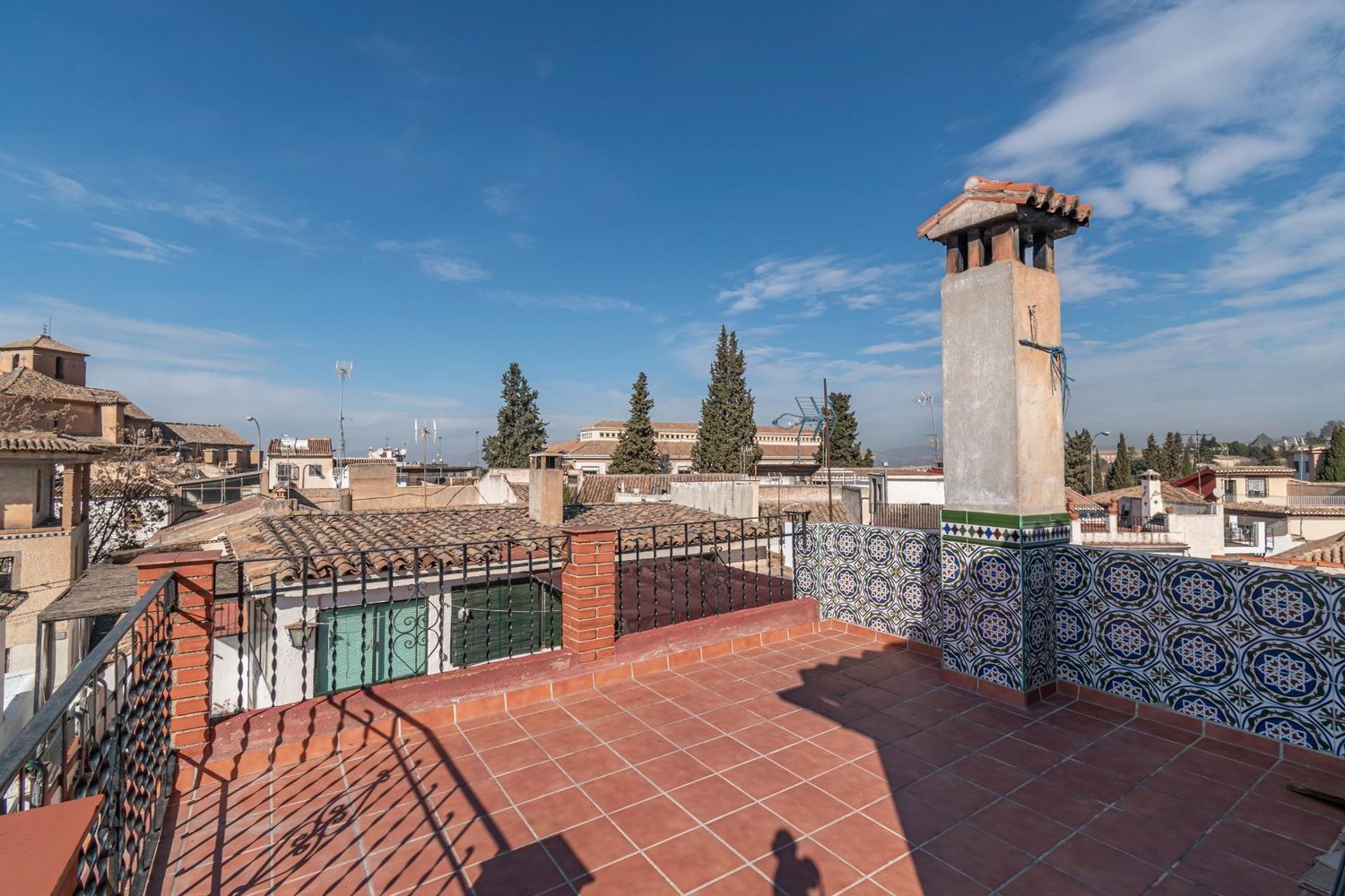 Exterior view of House or chalet for sale in  Granada Capital  with Terrace and Storage room